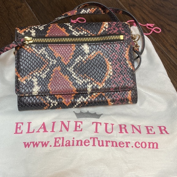Elaine Turner Travel Crossbody - Picture 5 of 5